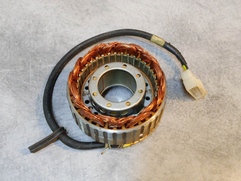 Stator CBX750F (E) 1984 HONDA 31120-MJ0-005