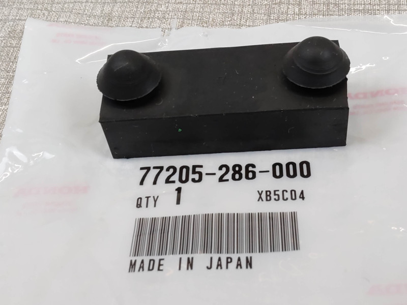 Caoutchouc selle CB125S à S2 CD125 CB125TD CB125K5 CB125N HONDA 77205-286-000
