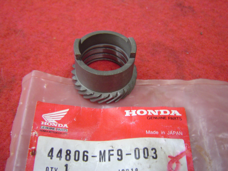 Pignon Entraîneur Compteur 25 Dents Honda VT500E - 44806MF9003