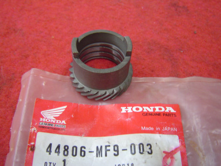 Pignon Entraîneur Compteur 25 Dents Honda VT500E - 44806MF9003