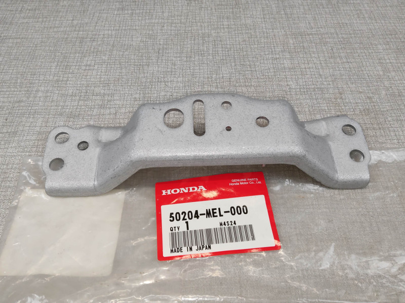 plaque traverse centrale CBR1000 RR FIREBLADE 2004/2007 HONDA 50204-MEL-000