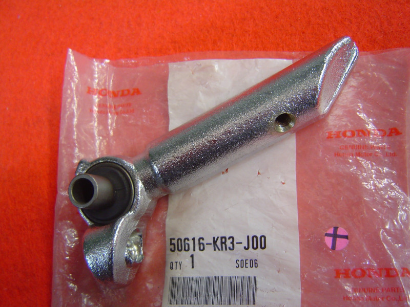 Tige Repose-Pied Droit Honda CA125 Rebel 98 | 50616KR3J00
