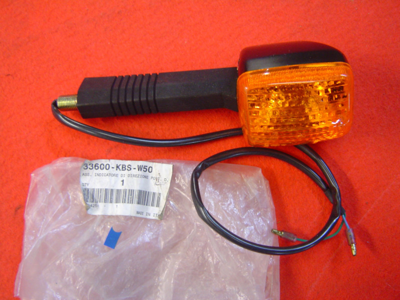 Clignotant AR droit Honda NSR125 99/01 - Réf. 33600KBSW50