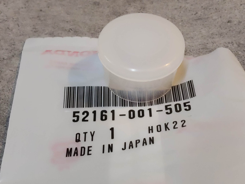 Bouchon plastique bras oscillant divers modèles HONDA 52161-001-505