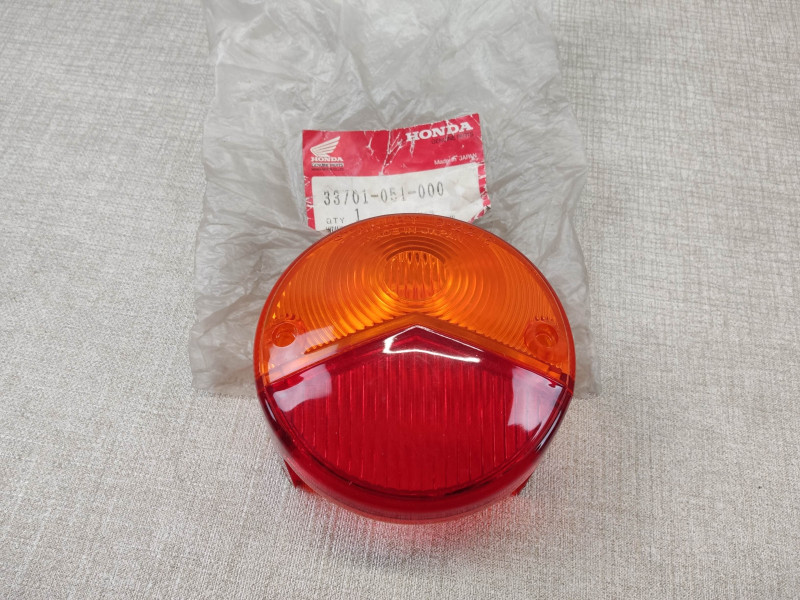 Cabochon de feu SS50 CB250-350 CL250-350 CB350 neuf origine HONDA 33701-051-000