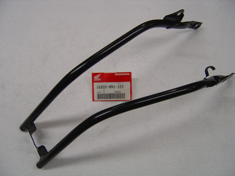 Renforts Garde-Boue AR Honda NX650 88 – Réf. 06800MN9000