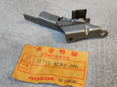 Tole guide inferieure du patin A distribution VF750F 83-85 HONDA 14530-MB2-000