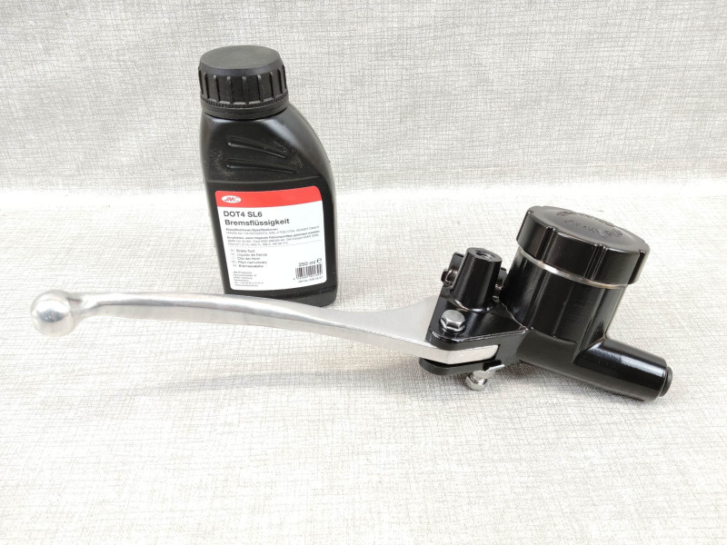 maitre cylindre rond (pour 2 disques) + liquide de frein DOT4