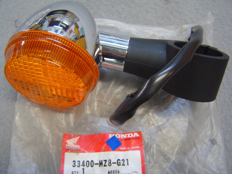 Clignotant avant droit Honda VT600C 98-99 | Réf. 33400MZ8G21