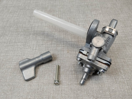 Robinet essence ADAPTABLE GSXR 750 87 1100 1986/88 susuki 4430027A00 japan