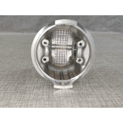 Un piston cote standard pour CBX400 neuf origine HONDA 13101-MA6-000