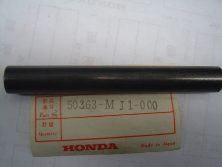 Tube entretoise fixation moteur avant Honda CBX750 - 50363MJ1000