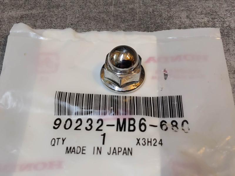 Ecrou borgne 9 mm CRF250 COTA 4RT... HONDA 90232-MB6-680