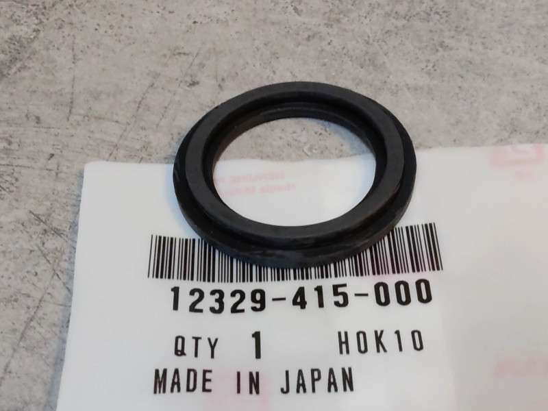 Joint caoutchouc du puits de bougie CX400-500-650 GL500 HONDA 12329-415-000