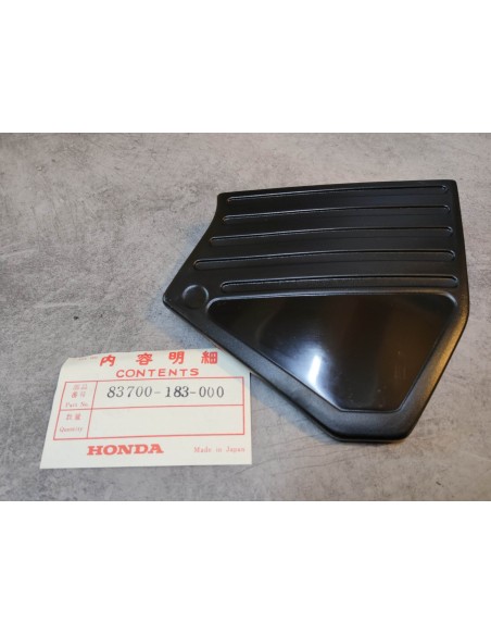 Cache latéral gauche MB50 P/S/F 1979/1984 HONDA 83700-183-000