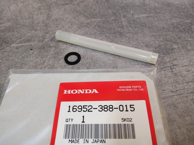 Filtre à essence de 750K7/F2 550F2/K3 CX500 CX500C HONDA 16952-388-015