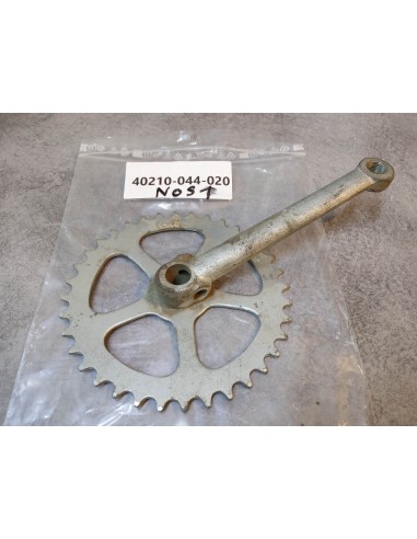 Pédale coté droit de P50 NEW OLD STOCK HONDA 40210-044-020NOS1