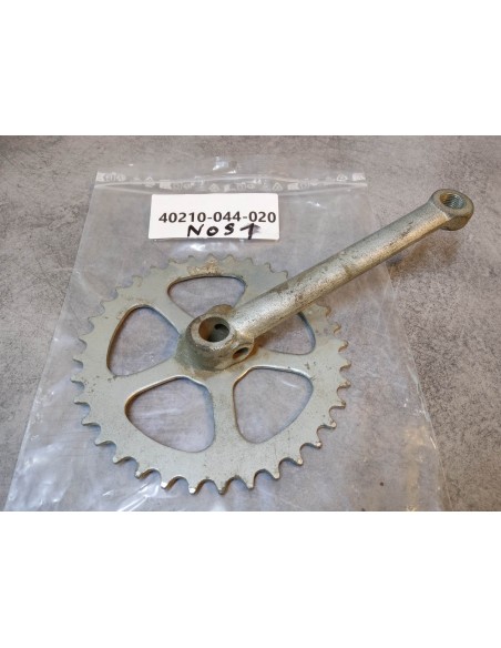 Pédale coté droit de P50 NEW OLD STOCK HONDA 40210-044-020NOS1