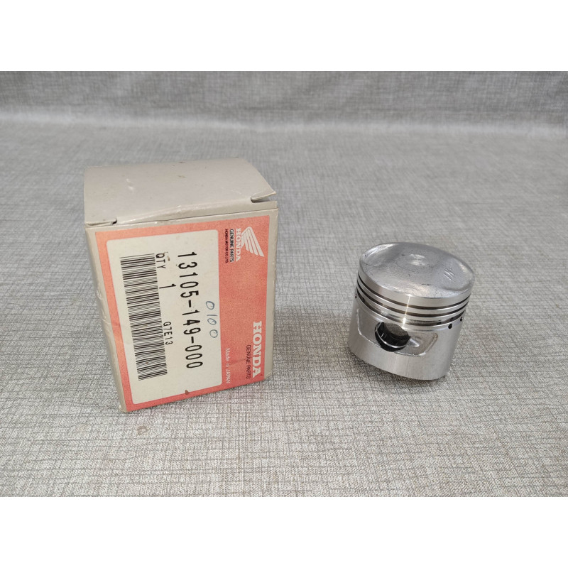 piston cote +1mm CY50 XL50 CB50J neuf origine HONDA 13105-149-000