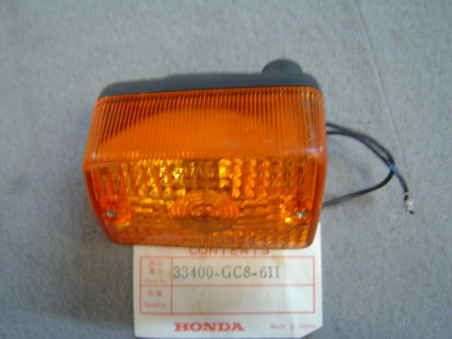 Clignotant avant droit Honda NH50M NH80M – Réf. 33400GC8611