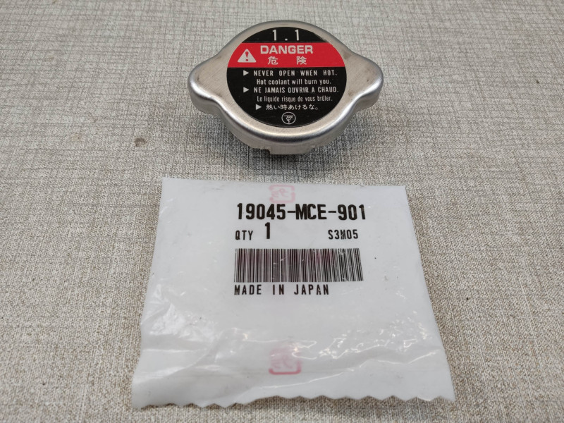 Bouchon de radiateur CB600F HORNET 2007/2009 neuf origine HONDA 19045-MCE-901