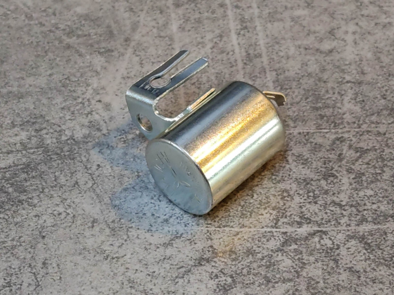 Condensateur ADAPTABLE S65 CT70 SS50 ST50/70 DAX HONDA 30250-035-006P