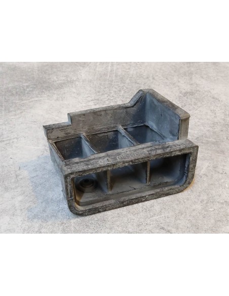 Conduit d'entrée d'air coté droit VF750S SABRE 1982 HONDA 17254-MB0-670