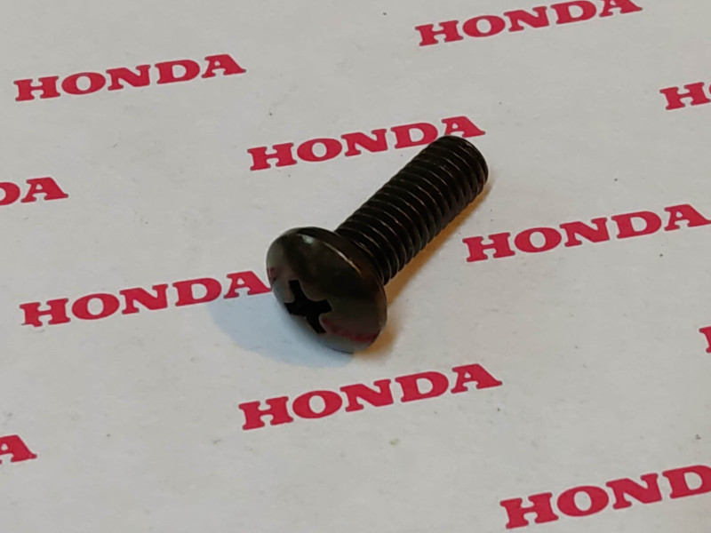 Vis de pare jambe M5x18 noire CB900 CBX1000 CB750 F/F2 HONDA 90005-MA2-000