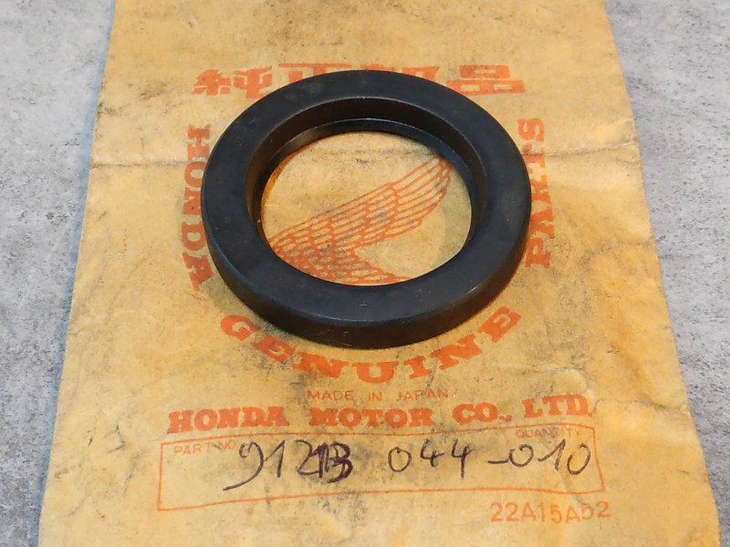 Joint spi 37x55x8 mm P50 P25 HONDA 91213-044-010