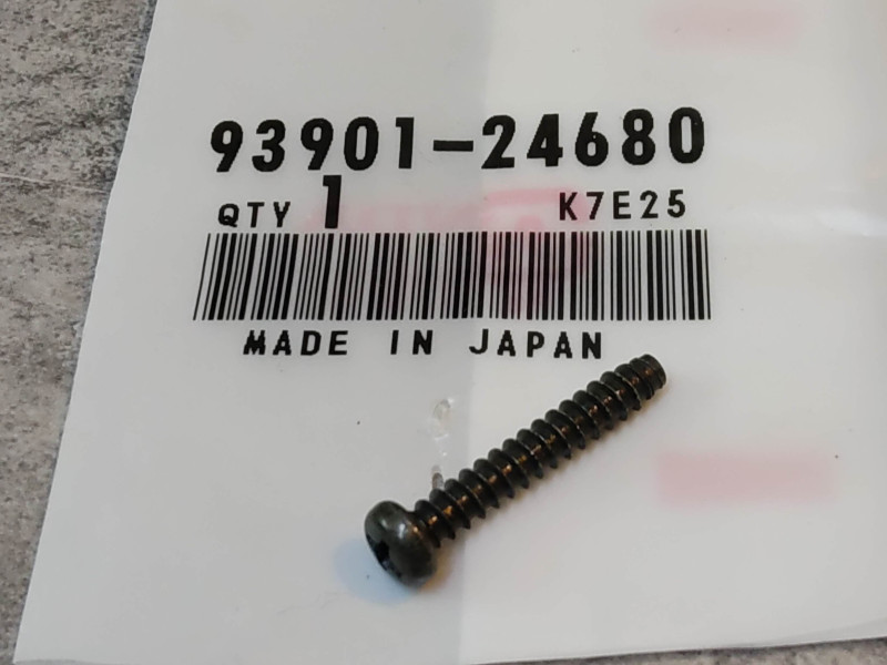 Vis cruciforme noire 4x25 mm HONDA 93901-24680