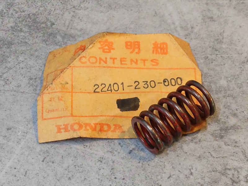 Ressort d'embrayage (rouge) de CD125 SS125 CB125K5 HONDA 22401-230-000
