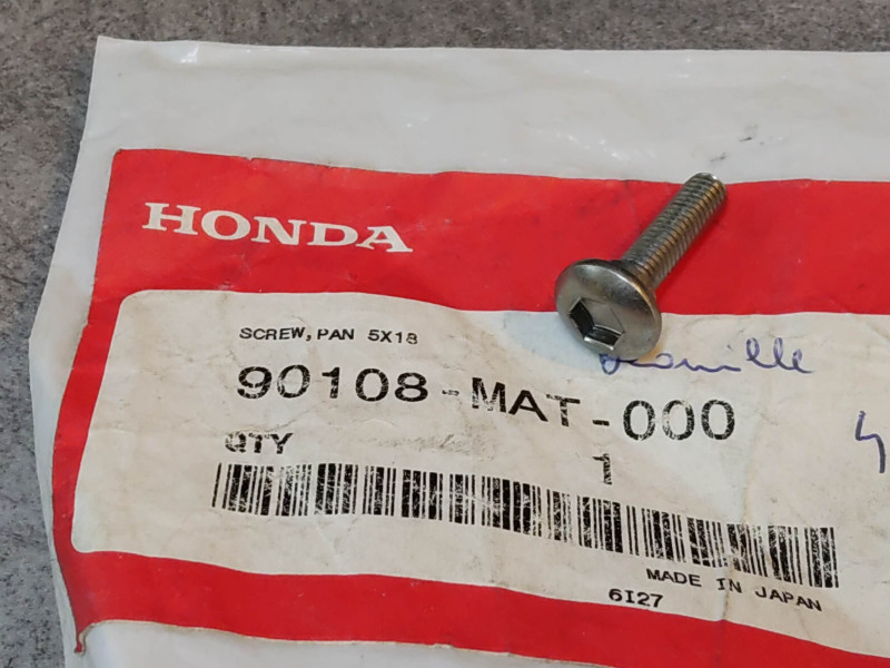 Vis BTR tete bombée épaulée 5x21 mm HONDA 90108-MAT-000
