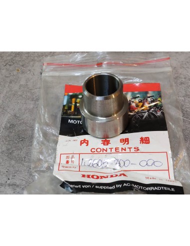 Manchon essieu arrière CB650 CB750 K0-K6 / F-F1 HONDA 42605-300-000