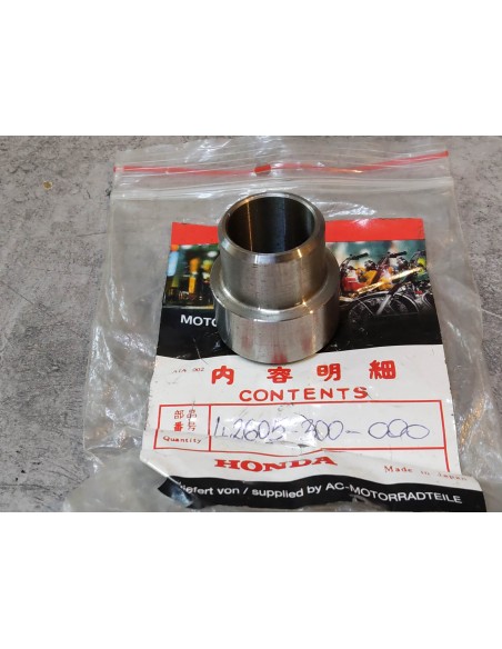 Manchon essieu arrière CB650 CB750 K0-K6 / F-F1 HONDA 42605-300-000