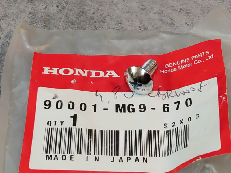 Vis spéciale 5x12 mm HONDA 90001-MG9-670