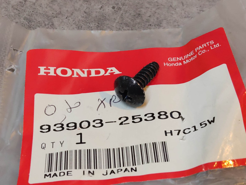 Vis cruciforme auto taraudeuse noir 5x16 mm HONDA 93903-25380