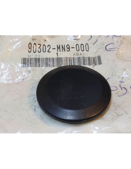 Bouchon plastique d axe de bras oscillant NX500 NX650 GL1500 HONDA 90302-MN9-000