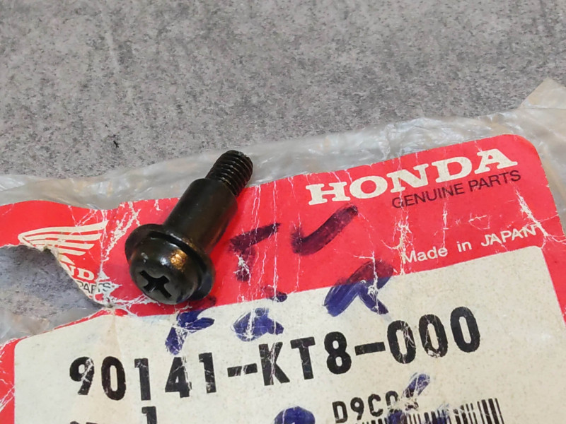 Vis carter d'huile 5x19 mm HONDA 90141-KT8-000