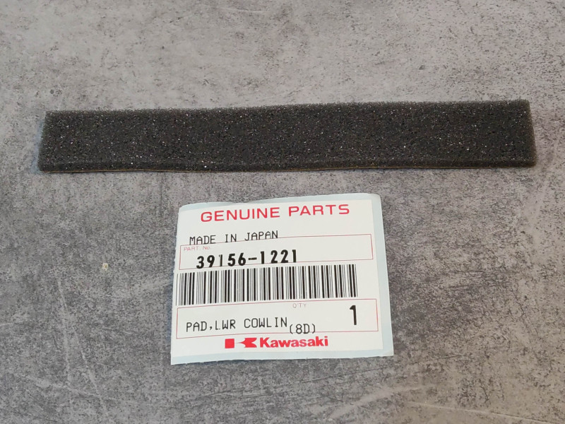 Ruban de mousse autocollant ZX1100 C1-C4 KAWASAKI 39156-1221