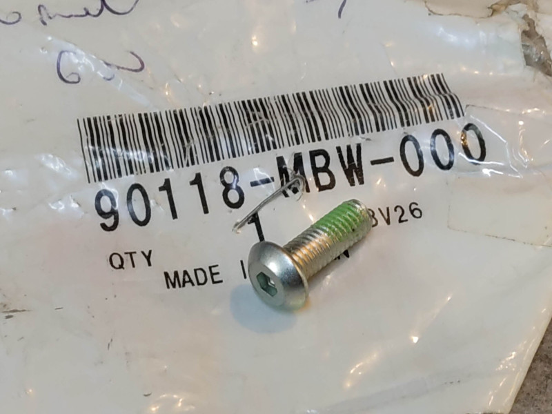 Vis BTR tete bombée 5x14 mm HONDA 90118-MBW-000