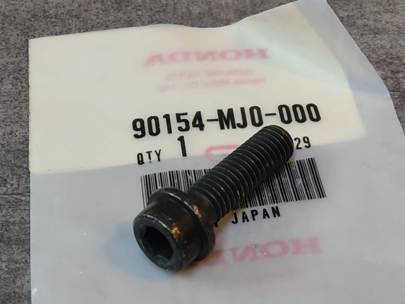 Boulon douille 8x28 mm HONDA 90154-MJ0-000