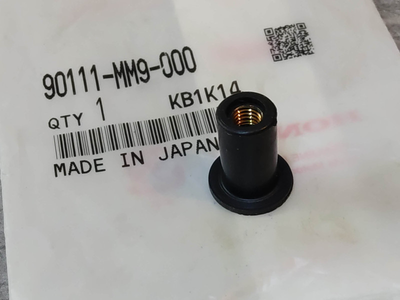 Ecrou caoutchouc M5 HONDA 90111-MM9-000