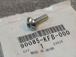 Vis spéciale 6x22 mm tète bombée large empreinte CHc HONDA 90085-KFB-000