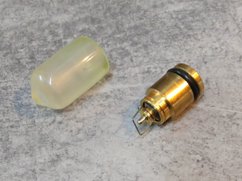 Pointeau + siège SR500 XT500 1978-1979 YAMAHA 2H0-14190-28