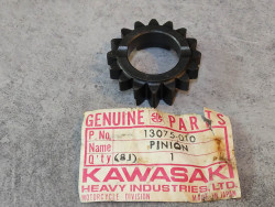 Pignon kick KE125 KS125 KD125 KX125 KAWASAKI 13075-010