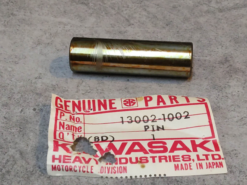 Axe de piston KE/KS/KD/KX/ 125 (1976-1985) KAWASAKI 13002-1002