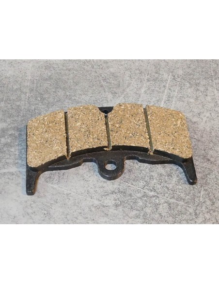 UNE plaquette de frein AV/AR VF400 CBX400/550 VT250/400/500 HONDA 45105-MA6-007