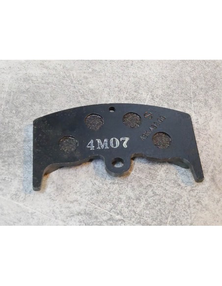 UNE plaquette de frein AV/AR VF400 CBX400/550 VT250/400/500 HONDA 45105-MA6-007