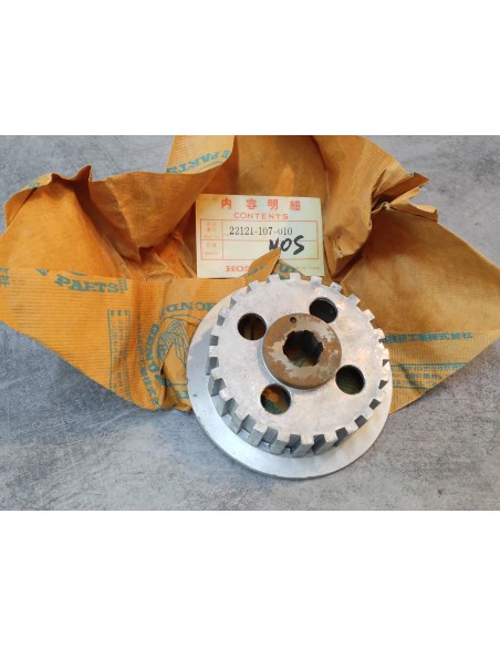 Noix d'embrayage NEW OLD STOCK CB125S S3 CB125N HONDA 22121-107-010NOS