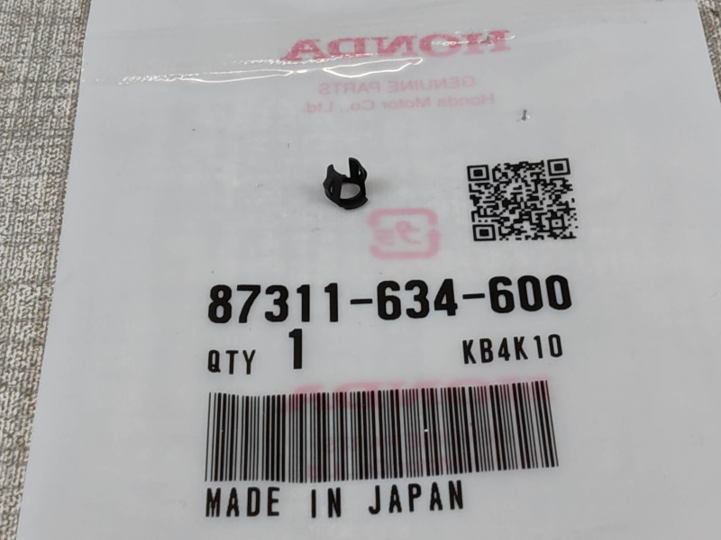 Agrafe de logo de réservoir divers HONDA 87311-634-600 idem 87311-516-000